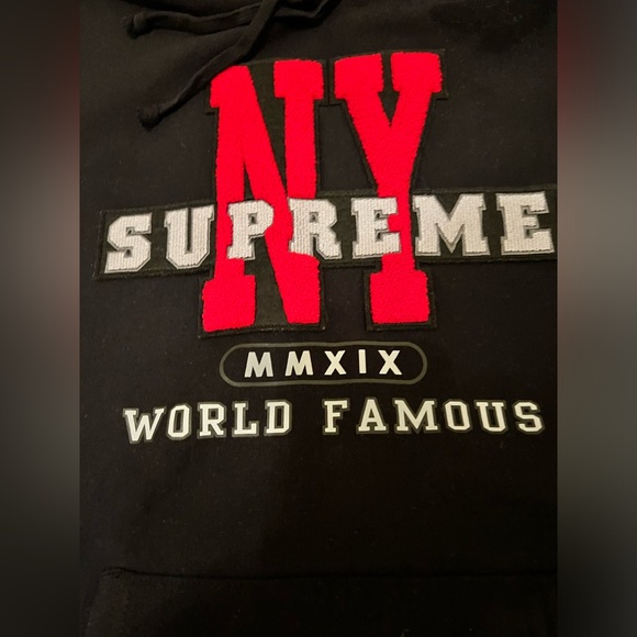 Supreme Hoodie NY World Famous - Picture 2 of 3